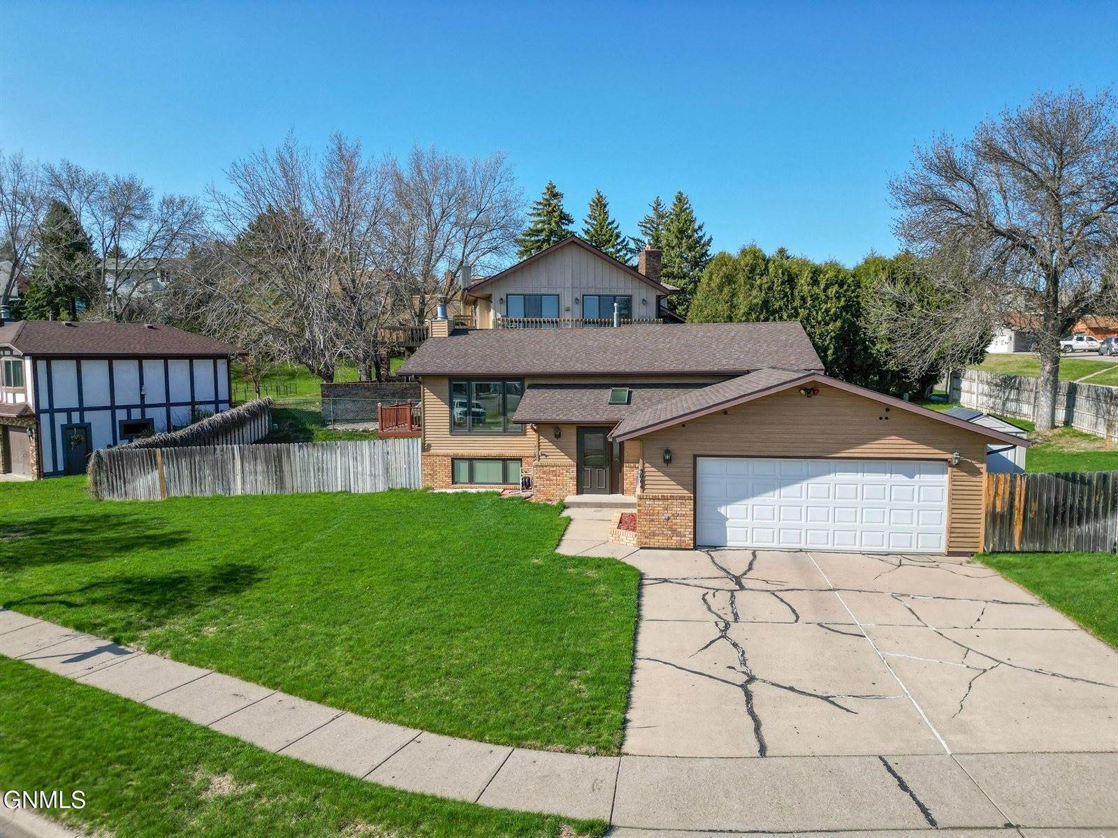 3064 Ontario Lane, Bismarck, ND 58503