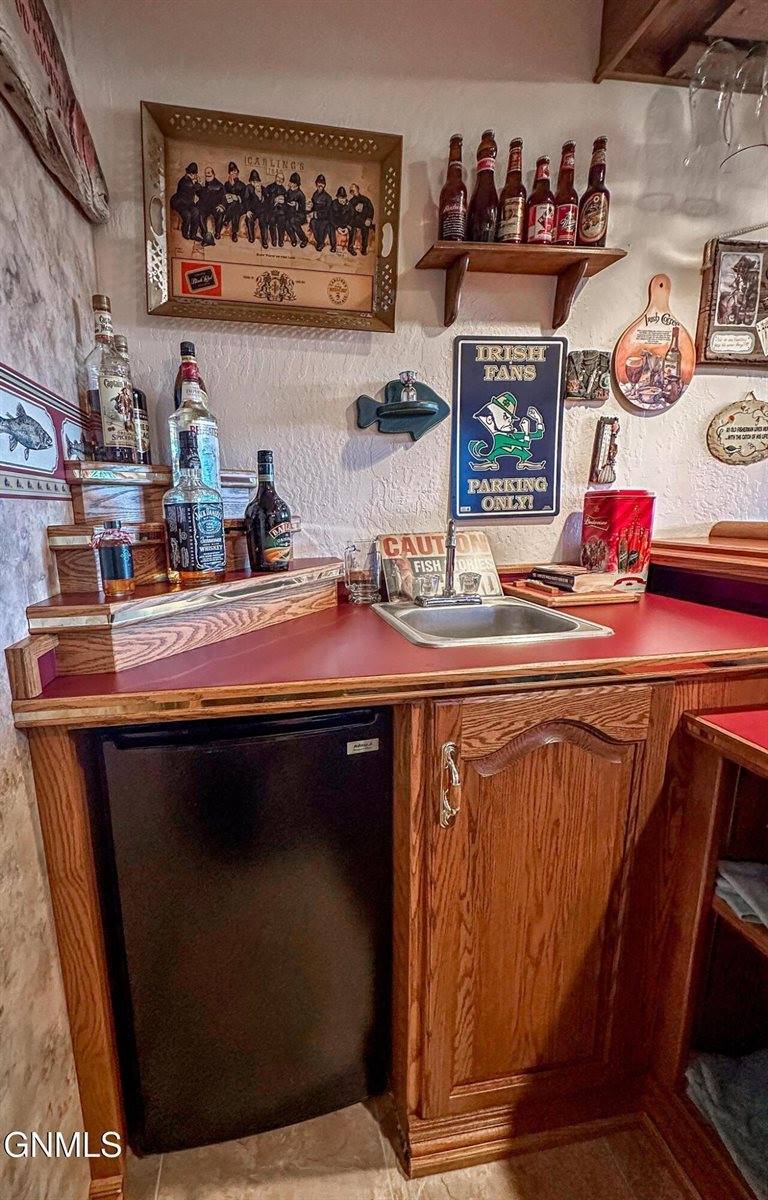 3064 Ontario Lane, Bismarck, ND 58503