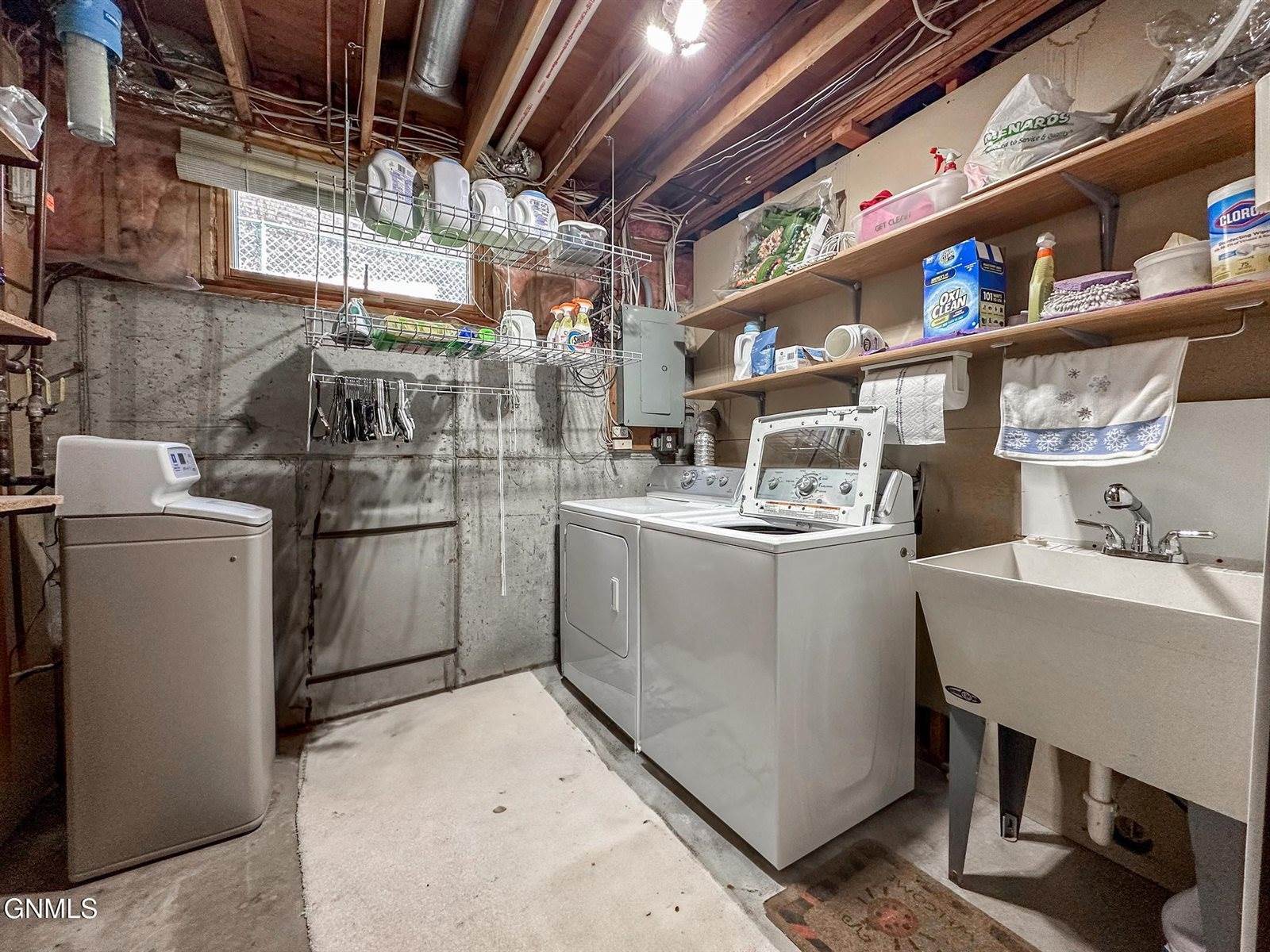 3064 Ontario Lane, Bismarck, ND 58503