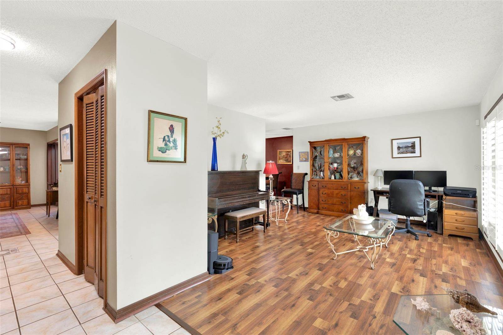 28136 Tammi Drive, Tavares, FL 32778