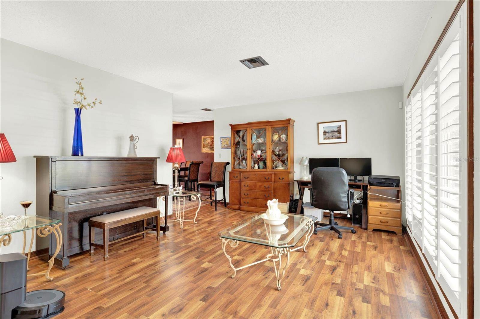 28136 Tammi Drive, Tavares, FL 32778