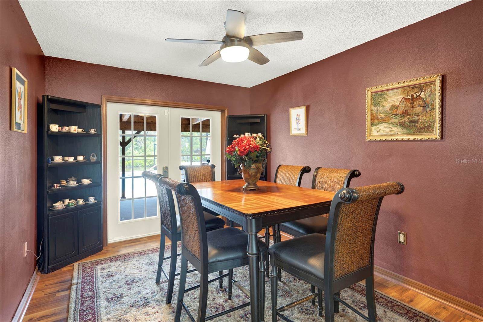 28136 Tammi Drive, Tavares, FL 32778