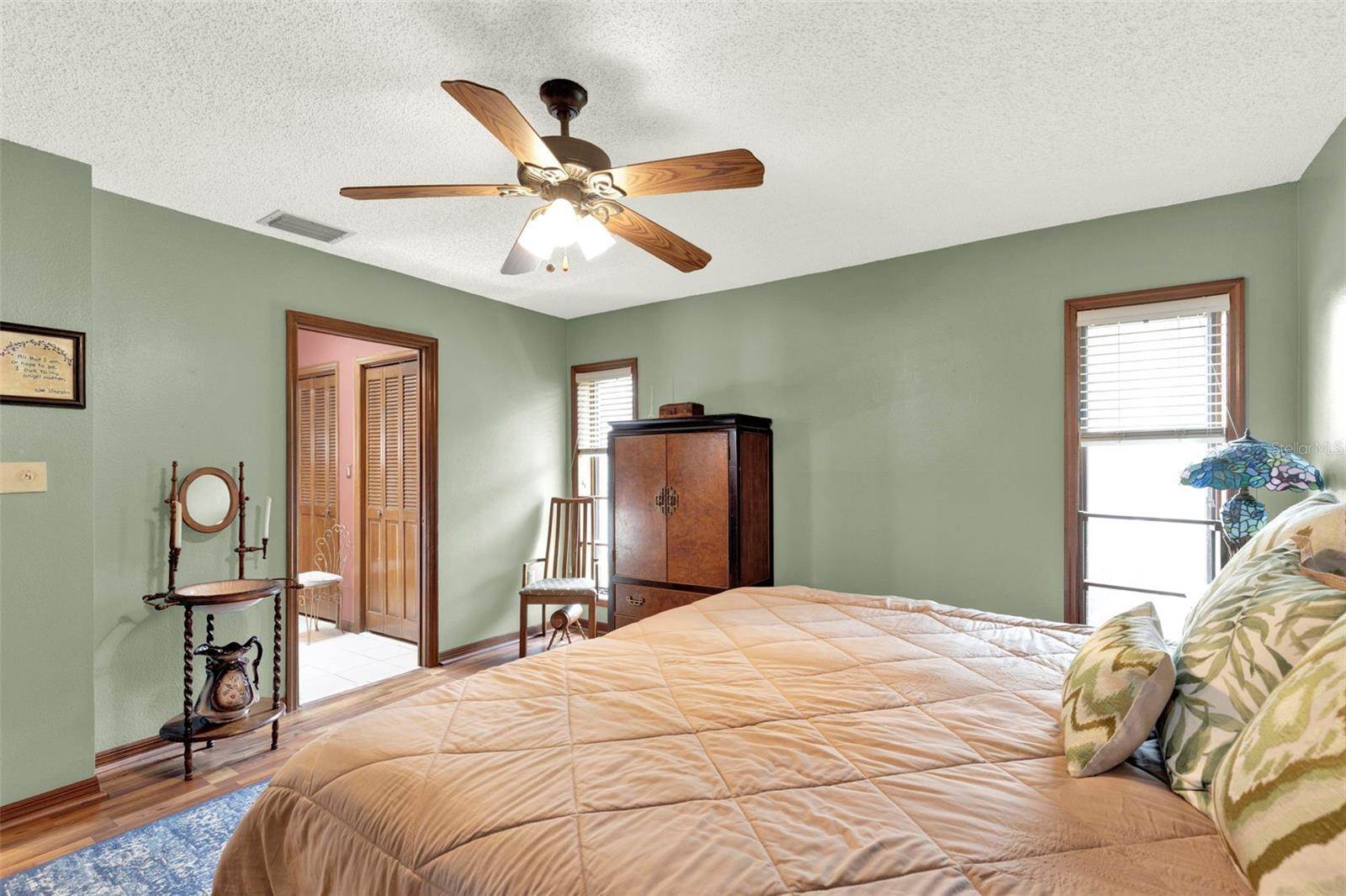 28136 Tammi Drive, Tavares, FL 32778