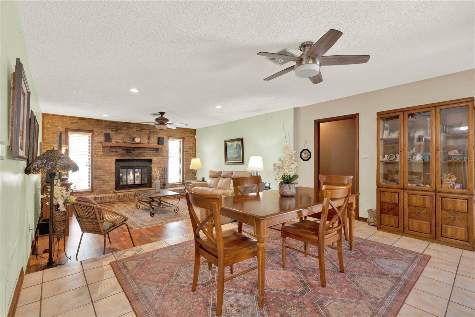 28136 Tammi Drive, Tavares, FL 32778