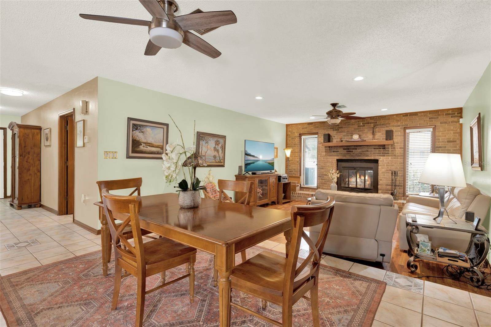 28136 Tammi Drive, Tavares, FL 32778