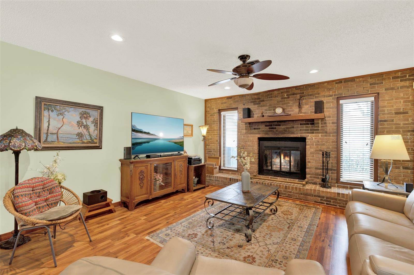 28136 Tammi Drive, Tavares, FL 32778