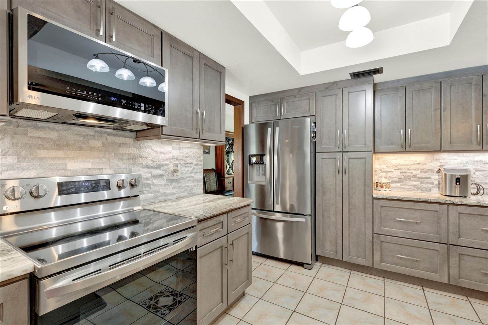 28136 Tammi Drive, Tavares, FL 32778