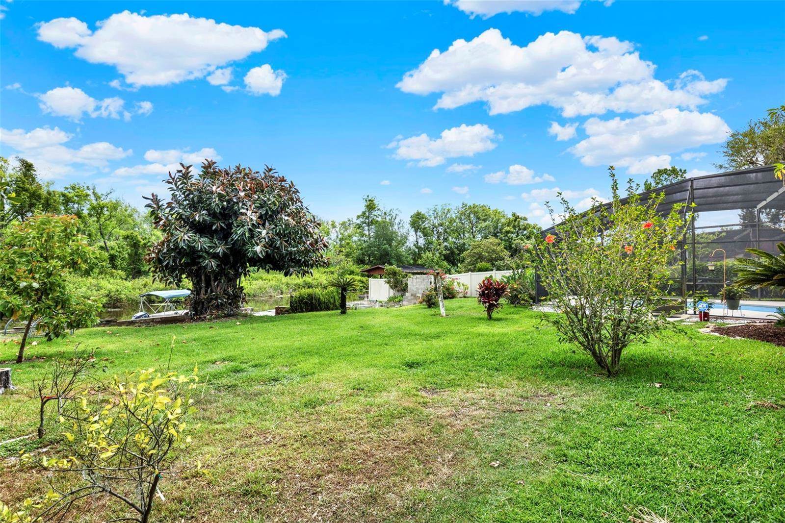 28136 Tammi Drive, Tavares, FL 32778