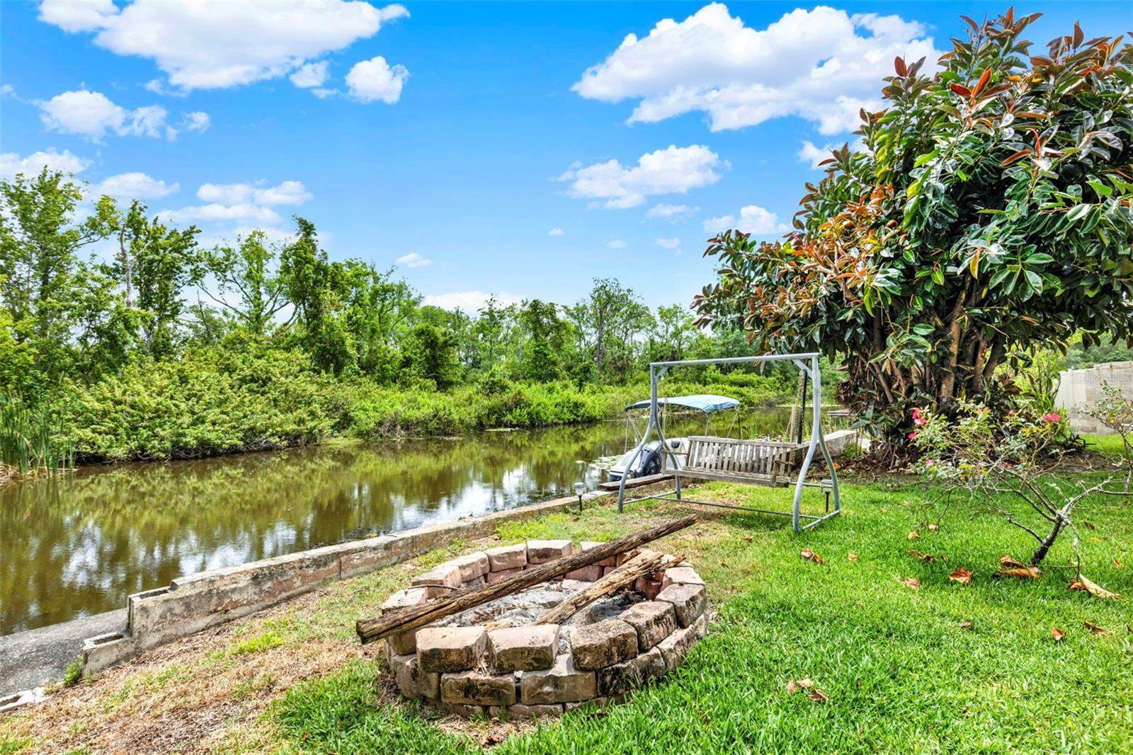 28136 Tammi Drive, Tavares, FL 32778