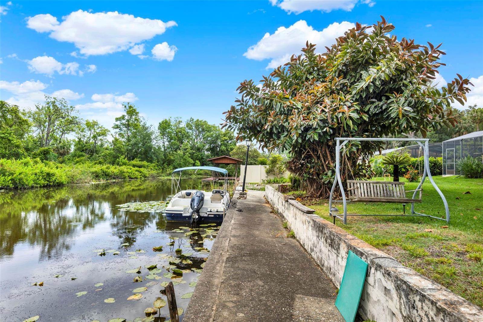 28136 Tammi Drive, Tavares, FL 32778