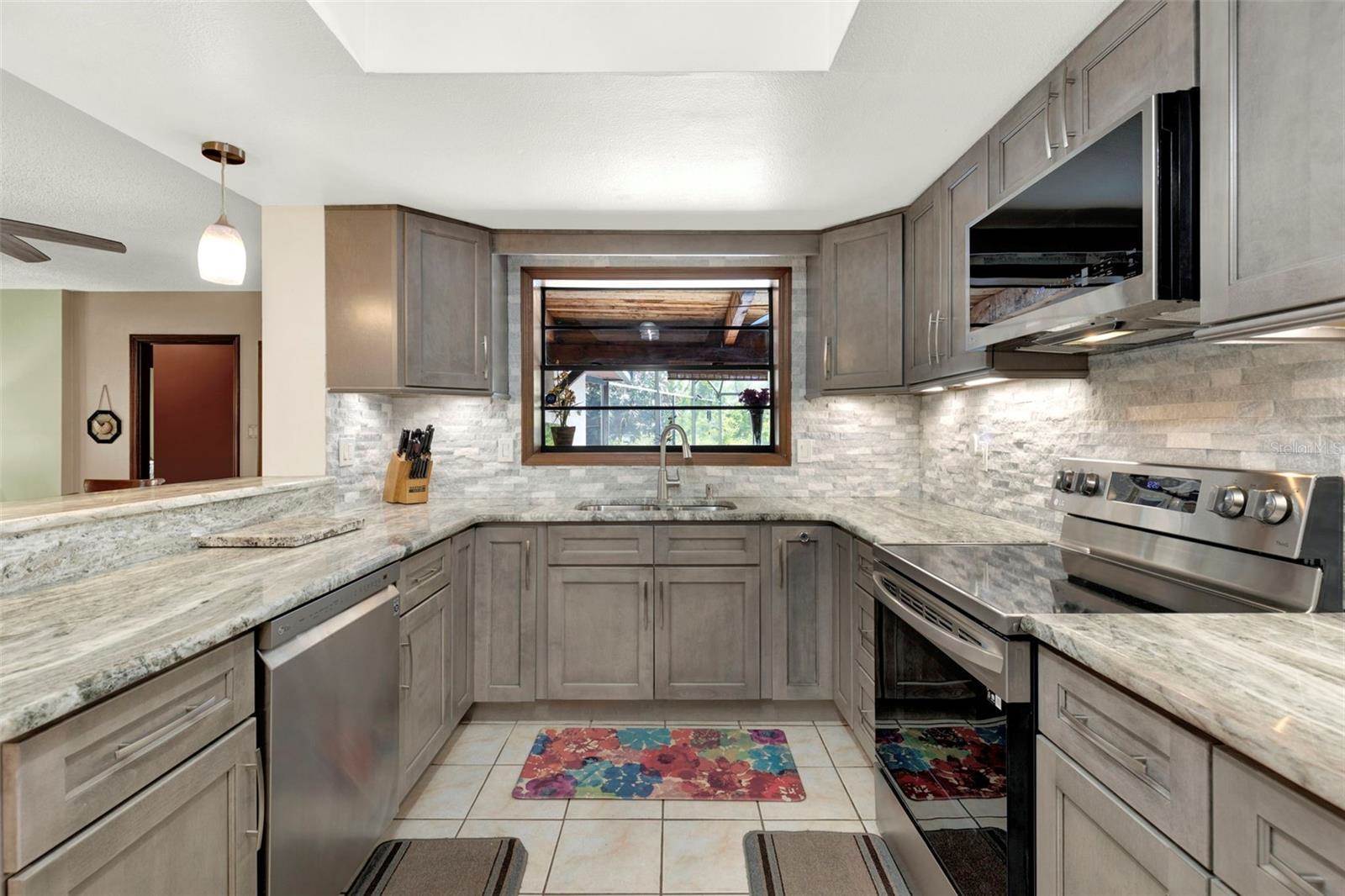 28136 Tammi Drive, Tavares, FL 32778