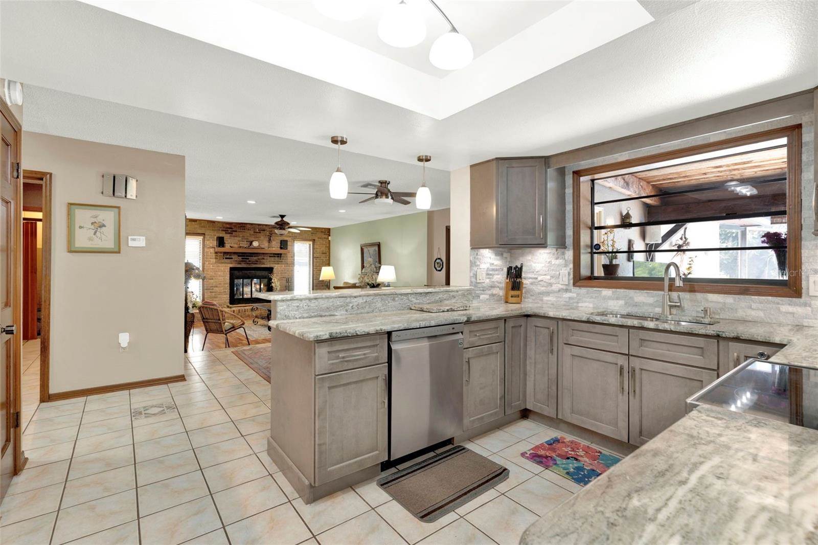 28136 Tammi Drive, Tavares, FL 32778