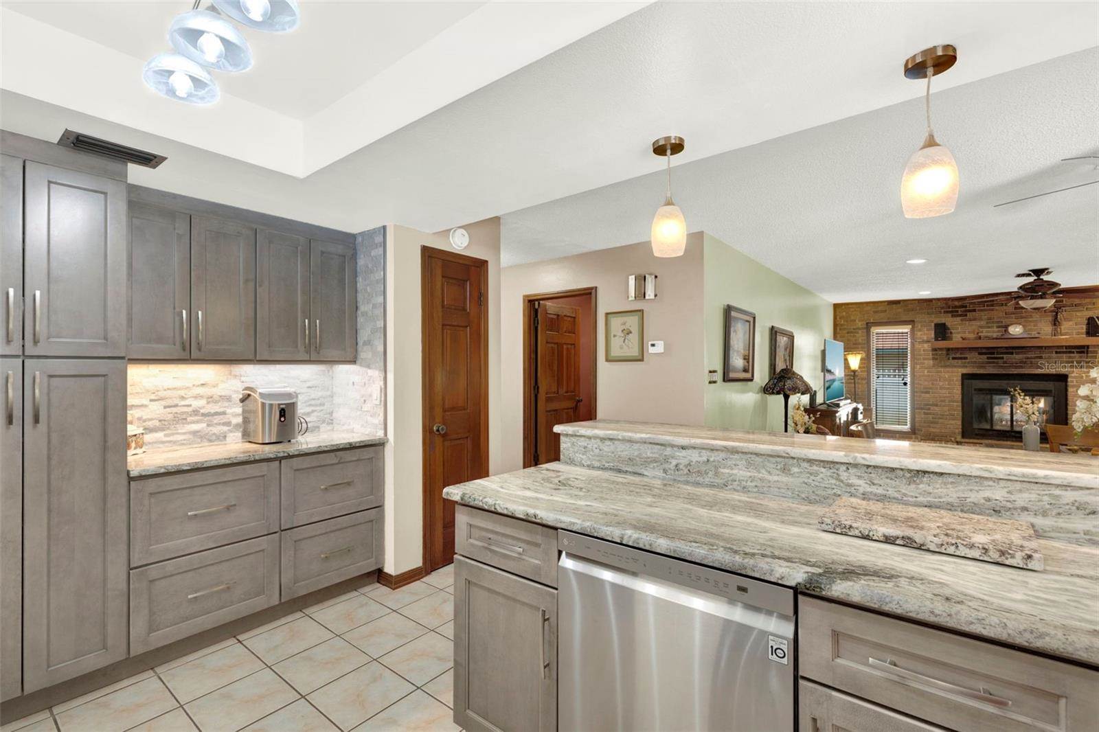 28136 Tammi Drive, Tavares, FL 32778