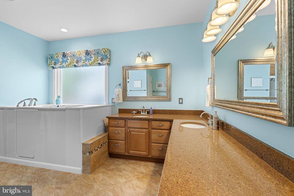 24 Dayton Circle, Fredericksburg, VA 22406