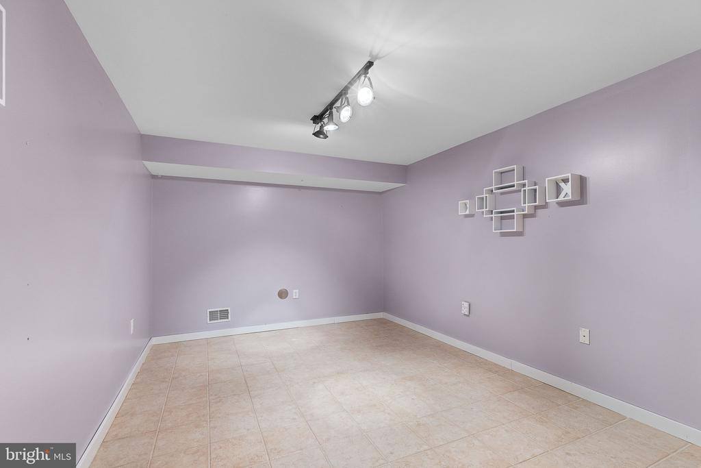 24 Dayton Circle, Fredericksburg, VA 22406