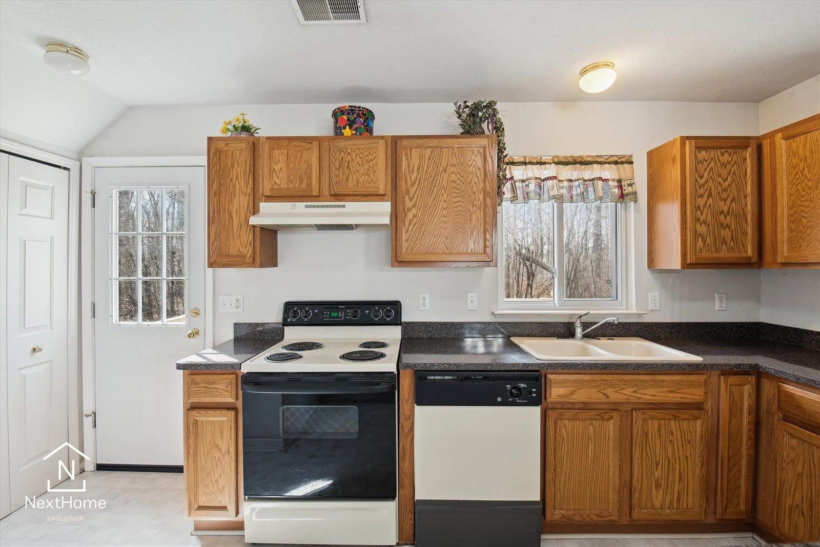 23490 Reading, BrownstownCharterTownship_Wayne, MI 48183