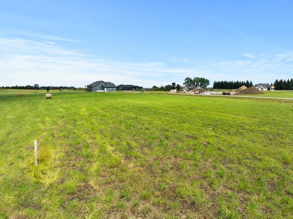 4510 26th St SE, Minot, ND 58701