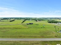 4510 26th St SE, Minot, ND 58701