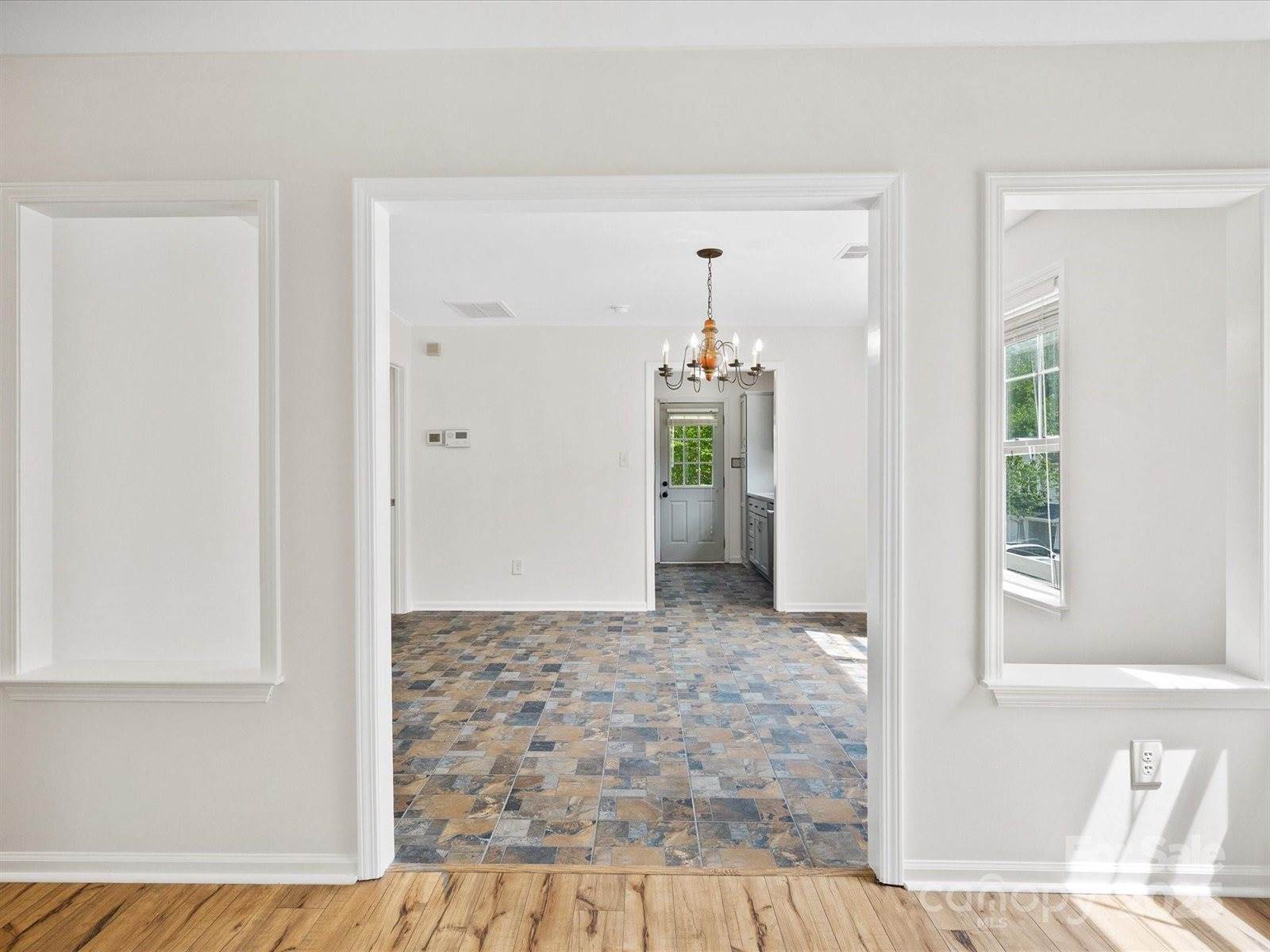 6647 Vlosi Drive, Charlotte, NC 28226