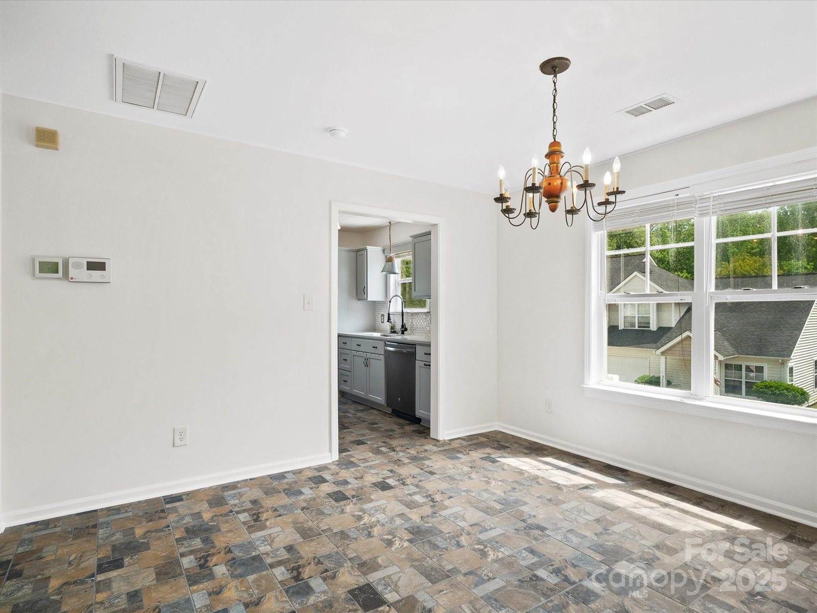 6647 Vlosi Drive, Charlotte, NC 28226