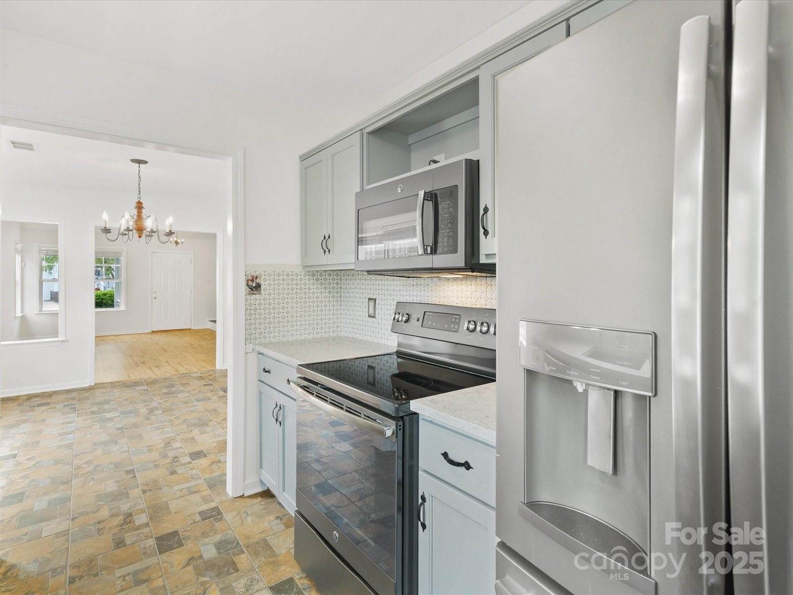 6647 Vlosi Drive, Charlotte, NC 28226