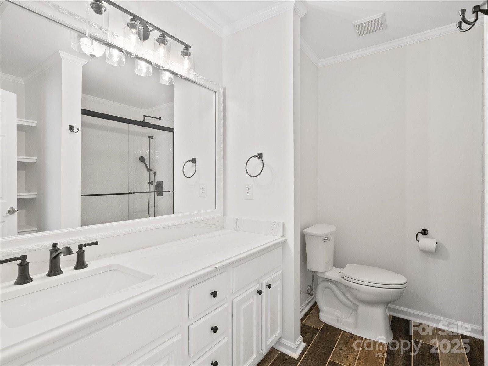 6647 Vlosi Drive, Charlotte, NC 28226