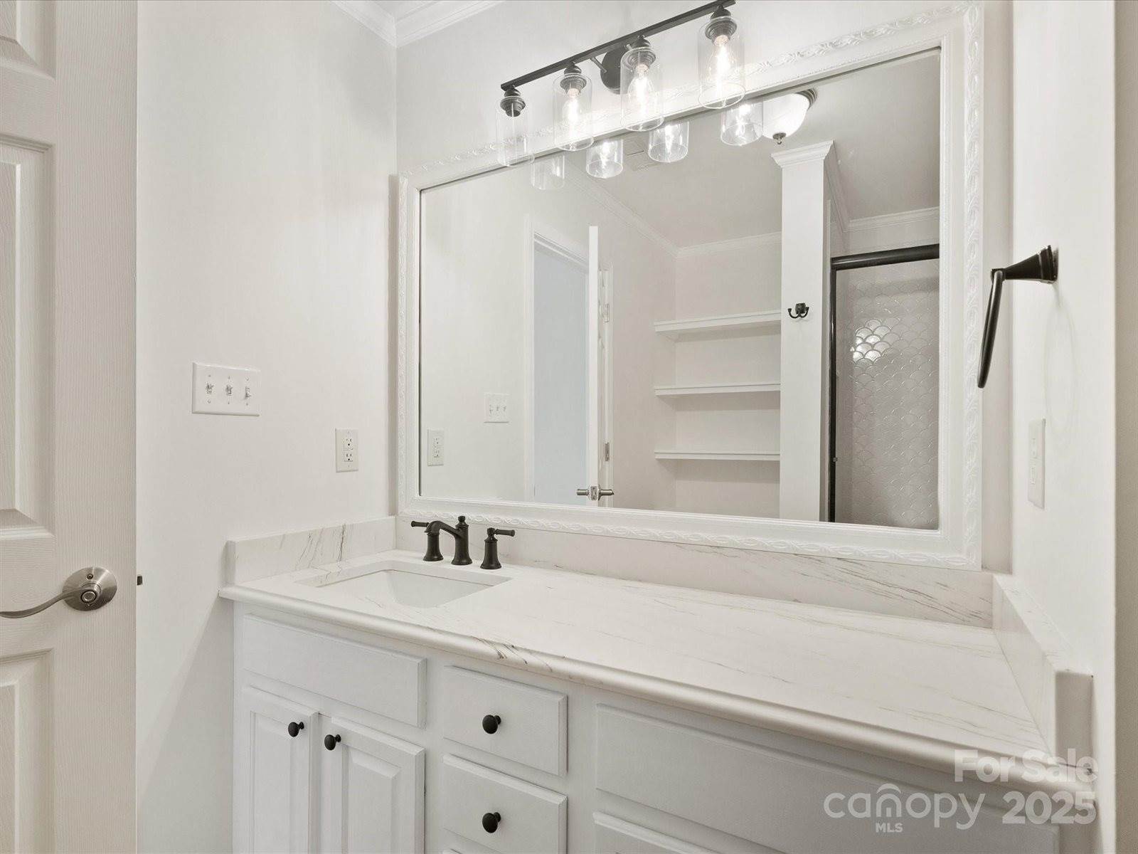 6647 Vlosi Drive, Charlotte, NC 28226