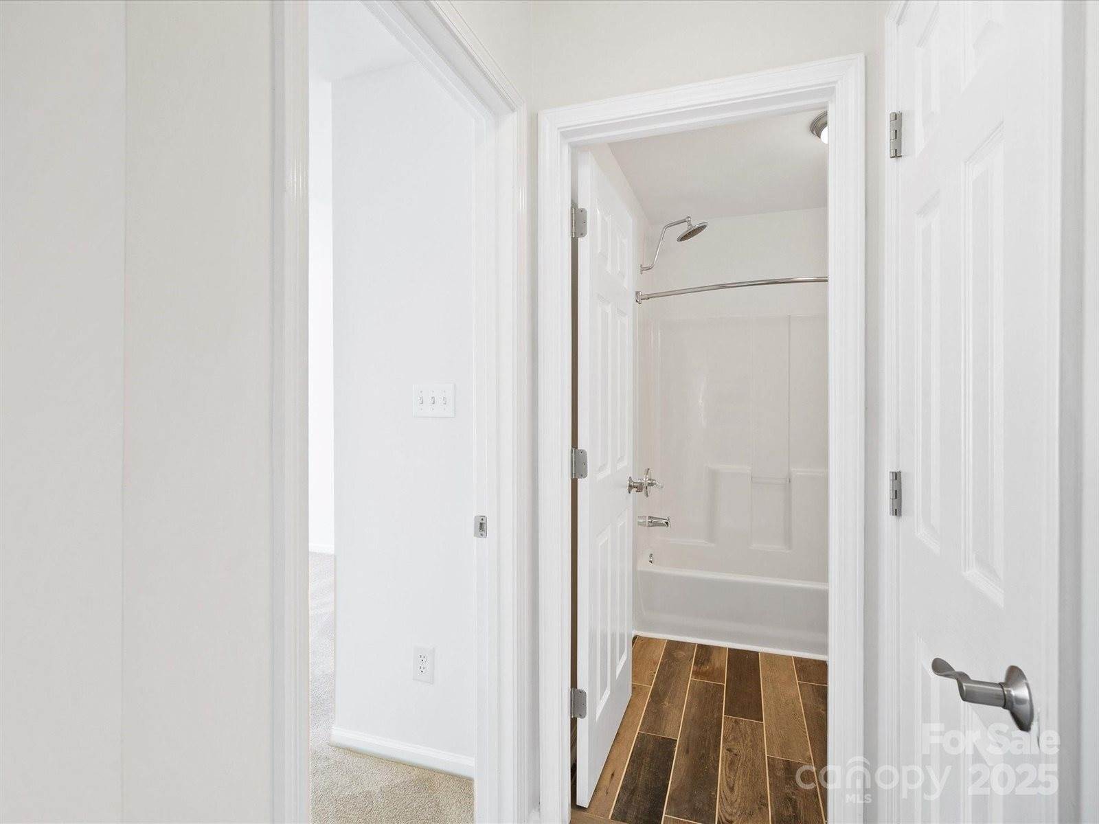 6647 Vlosi Drive, Charlotte, NC 28226