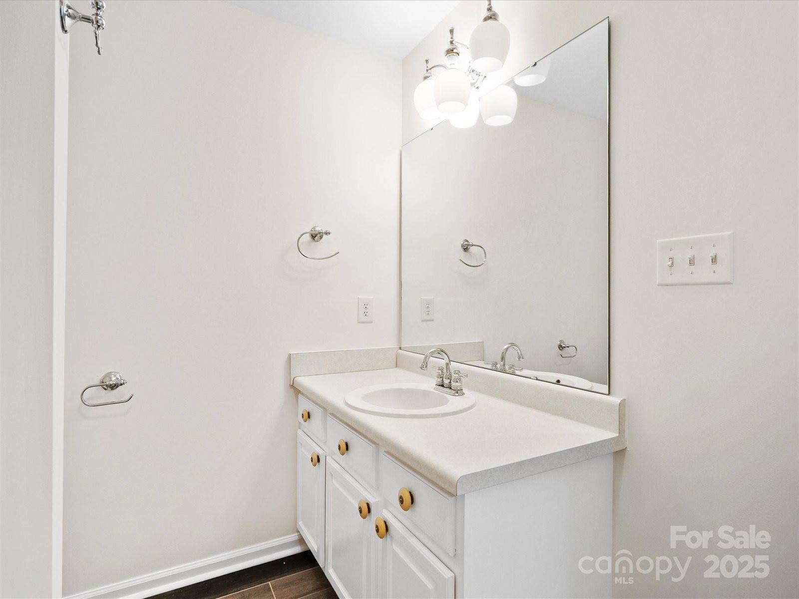 6647 Vlosi Drive, Charlotte, NC 28226