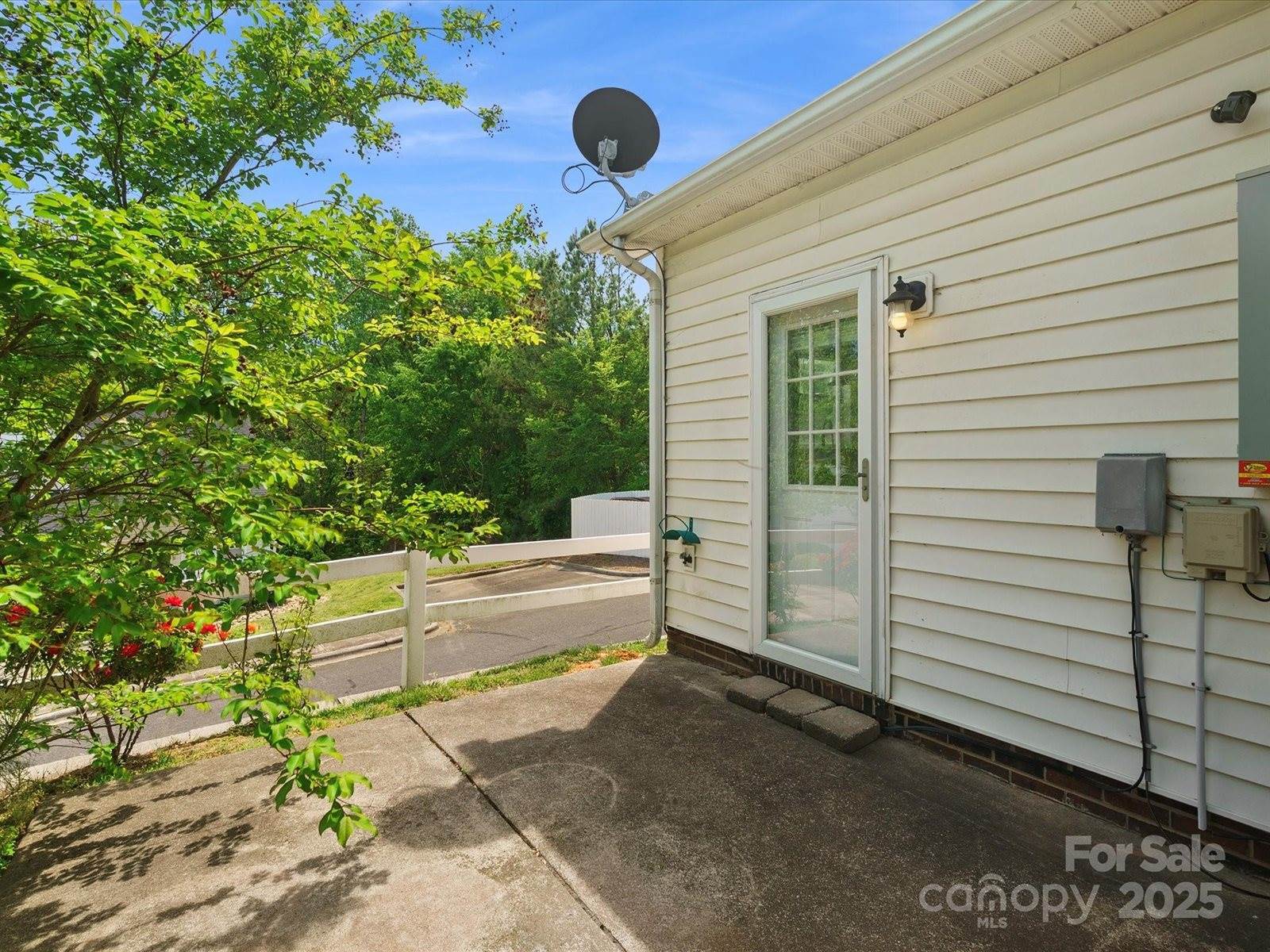 6647 Vlosi Drive, Charlotte, NC 28226