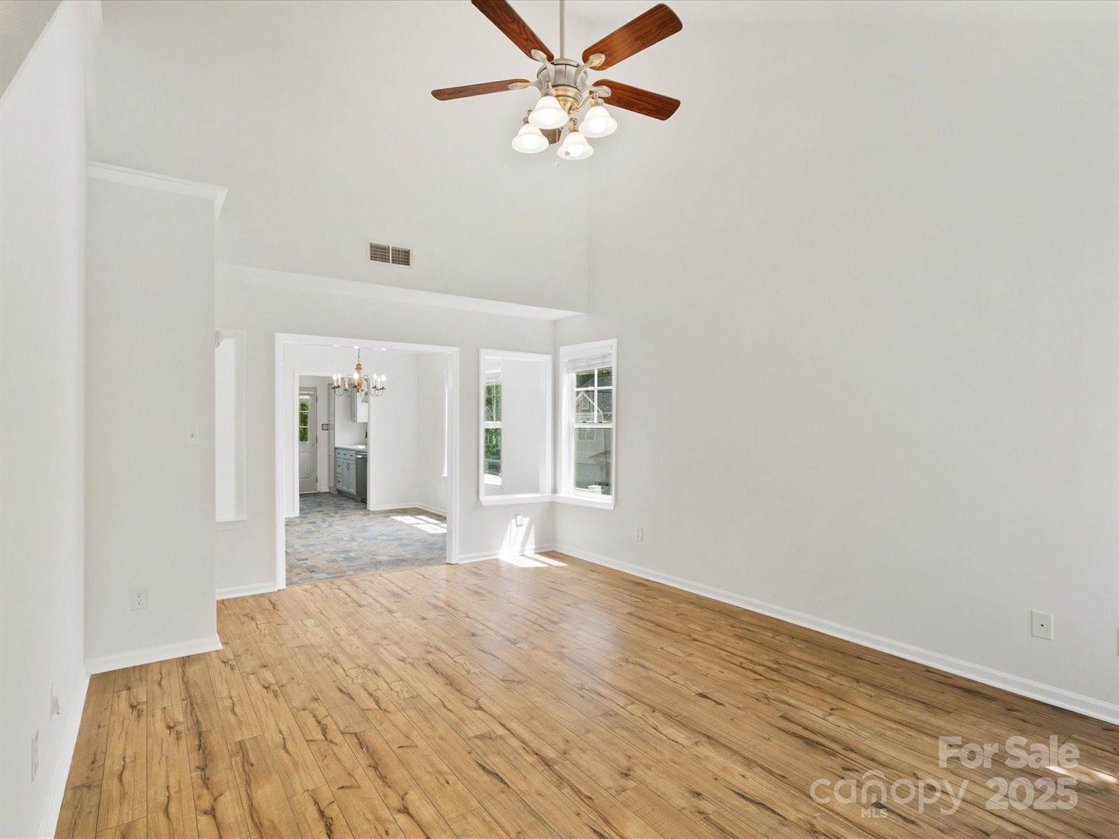 6647 Vlosi Drive, Charlotte, NC 28226