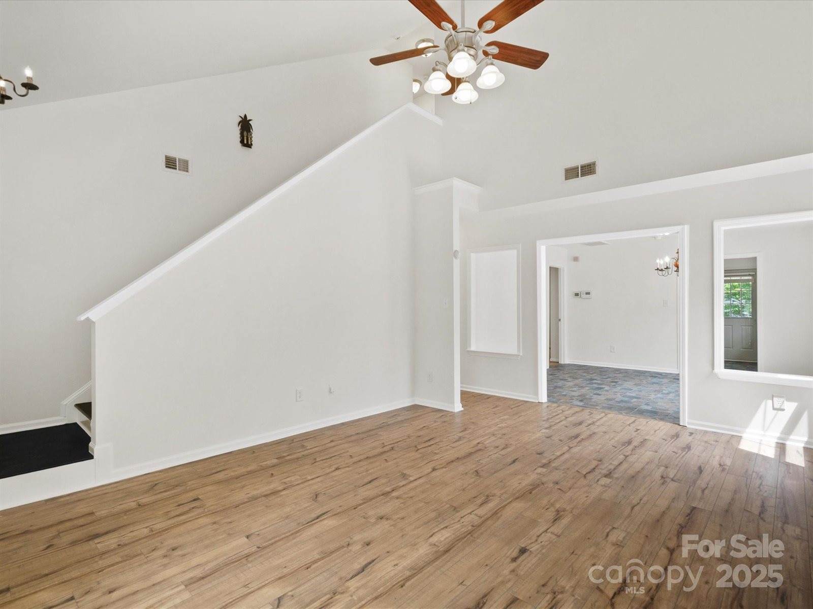 6647 Vlosi Drive, Charlotte, NC 28226