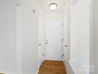 6647 Vlosi Drive, Charlotte, NC 28226