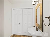 6647 Vlosi Drive, Charlotte, NC 28226