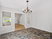 6647 Vlosi Drive, Charlotte, NC 28226