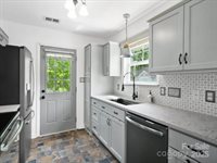 6647 Vlosi Drive, Charlotte, NC 28226