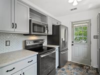 6647 Vlosi Drive, Charlotte, NC 28226