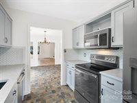 6647 Vlosi Drive, Charlotte, NC 28226