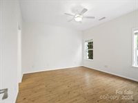 6647 Vlosi Drive, Charlotte, NC 28226