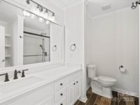 6647 Vlosi Drive, Charlotte, NC 28226