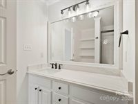 6647 Vlosi Drive, Charlotte, NC 28226