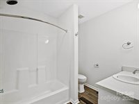 6647 Vlosi Drive, Charlotte, NC 28226