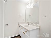 6647 Vlosi Drive, Charlotte, NC 28226