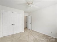 6647 Vlosi Drive, Charlotte, NC 28226
