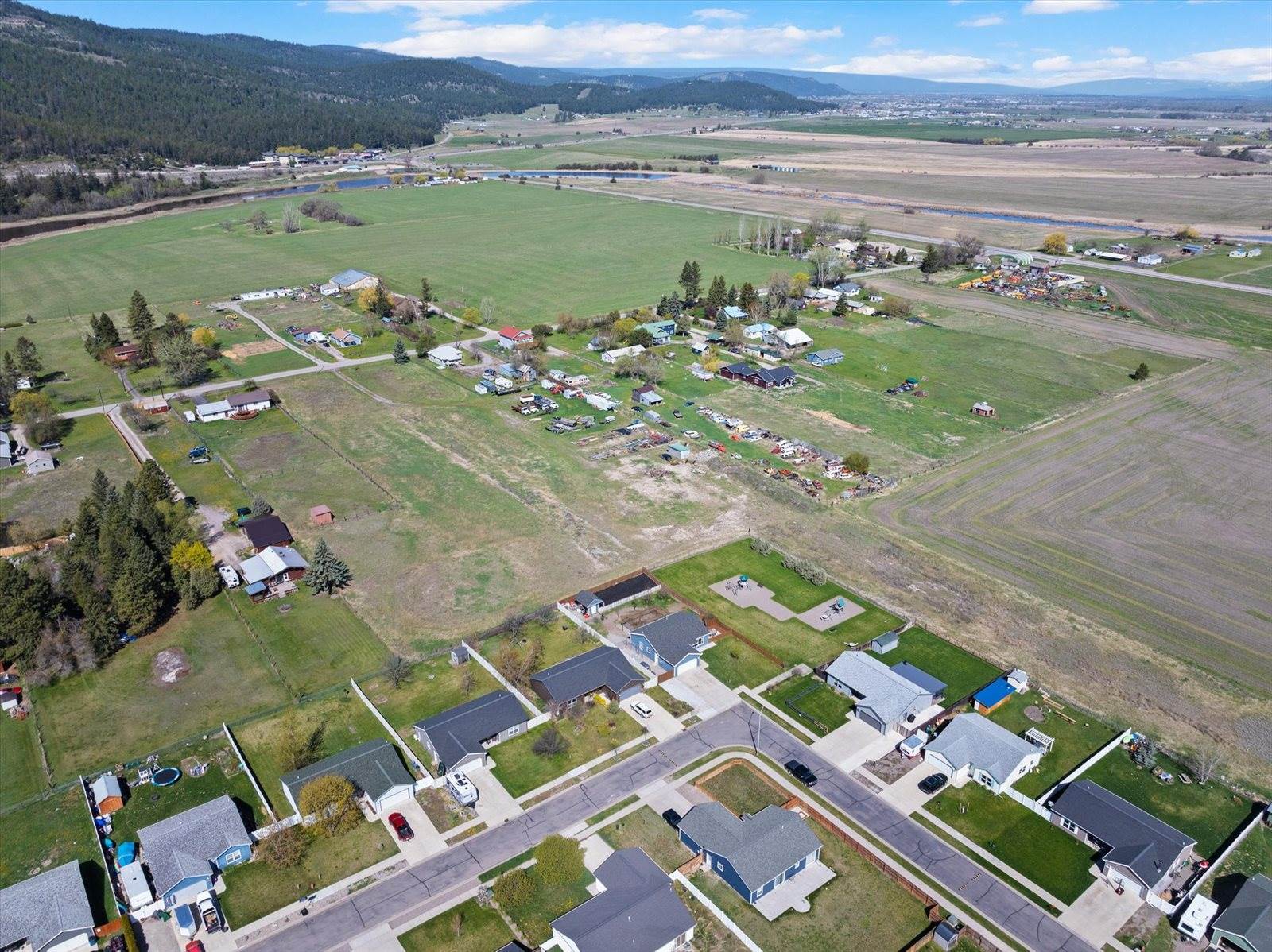 1208 Klondyke Loop, Somers, MT 59932