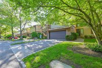 16 Wimbledon Drive, Roslyn, NY 11576