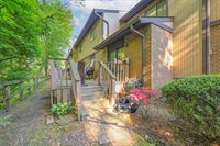 16 Wimbledon Drive, Roslyn, NY 11576