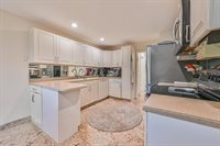 16 Wimbledon Drive, Roslyn, NY 11576