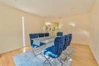 16 Wimbledon Drive, Roslyn, NY 11576