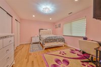 16 Wimbledon Drive, Roslyn, NY 11576